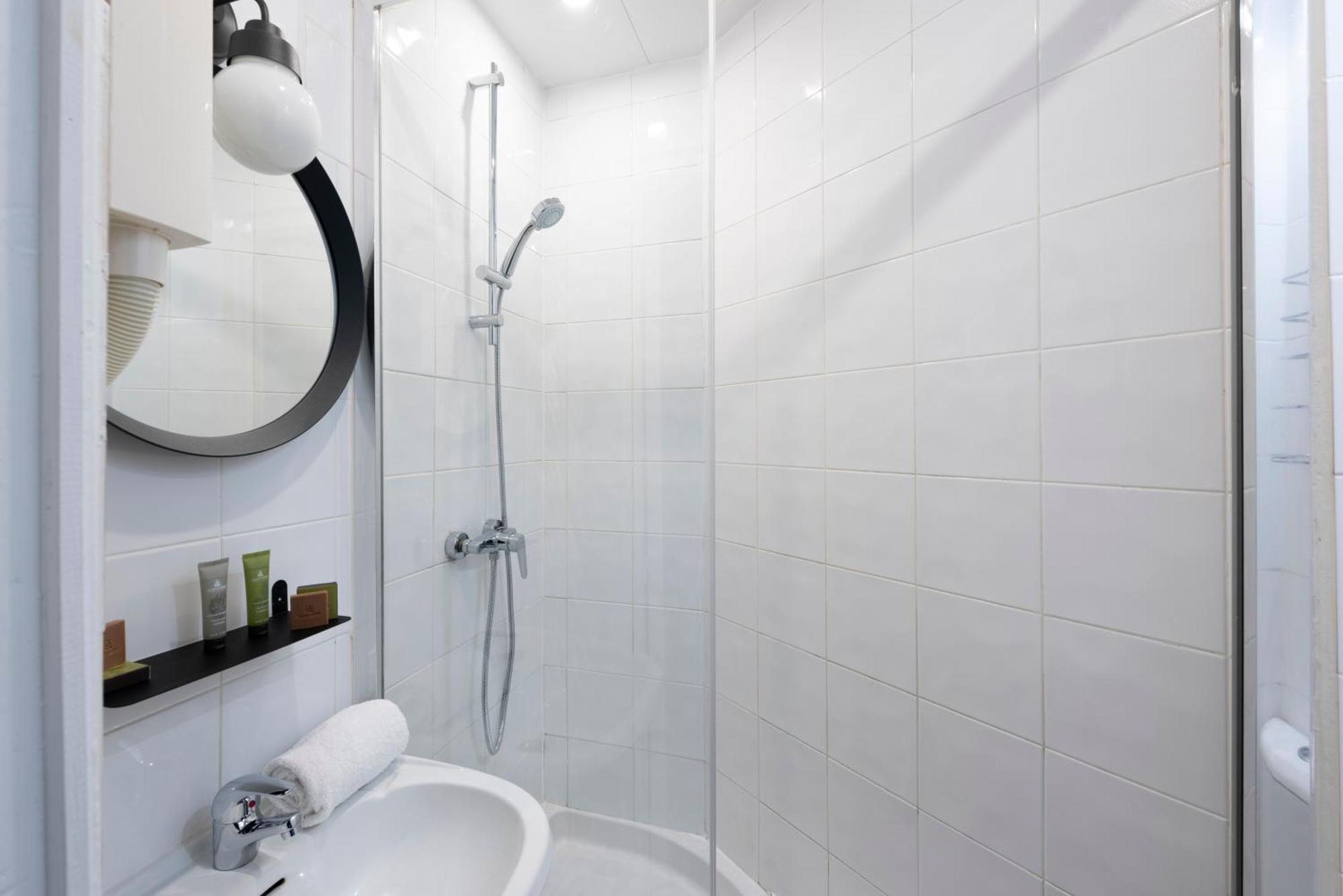 Lennon By Avalon Hotel Paris Gare Du Nord Екстериор снимка